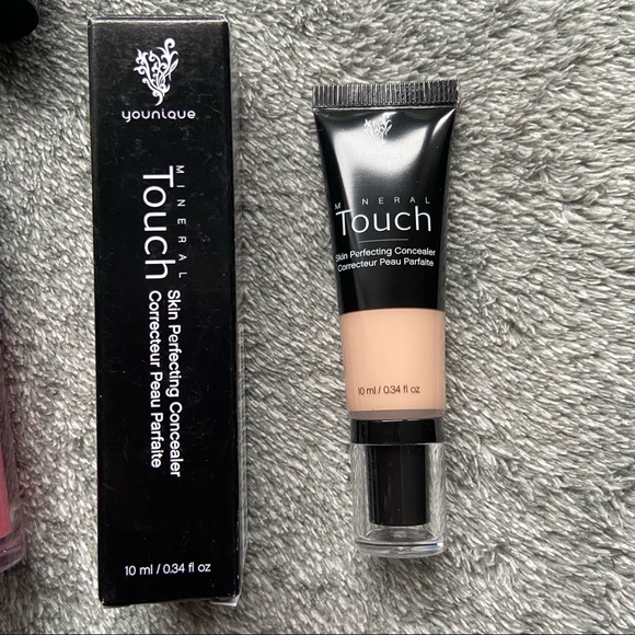 ❌SOLD❌$300 Younique Makeup Lot Makeup Bundle - Picture 5 of 7